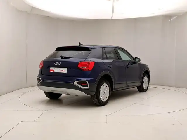 Audi Q2 view 4