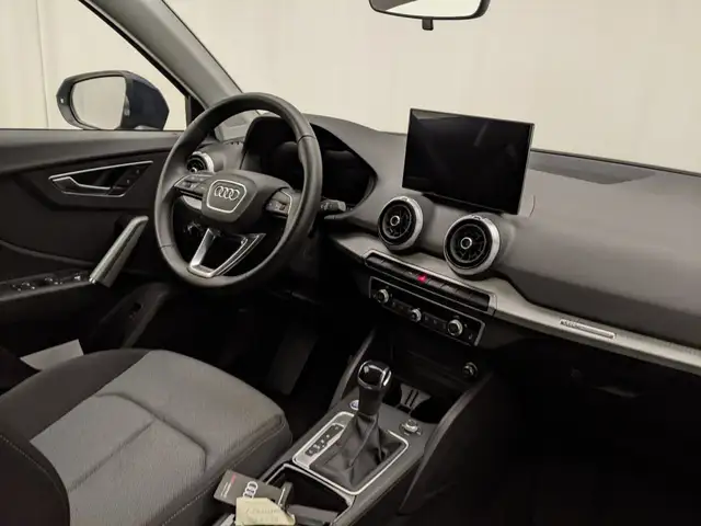Audi Q2 view 6