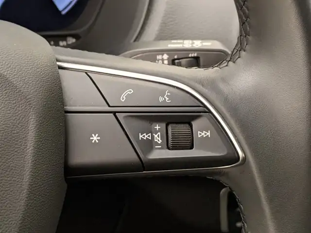 Audi Q2 view 10