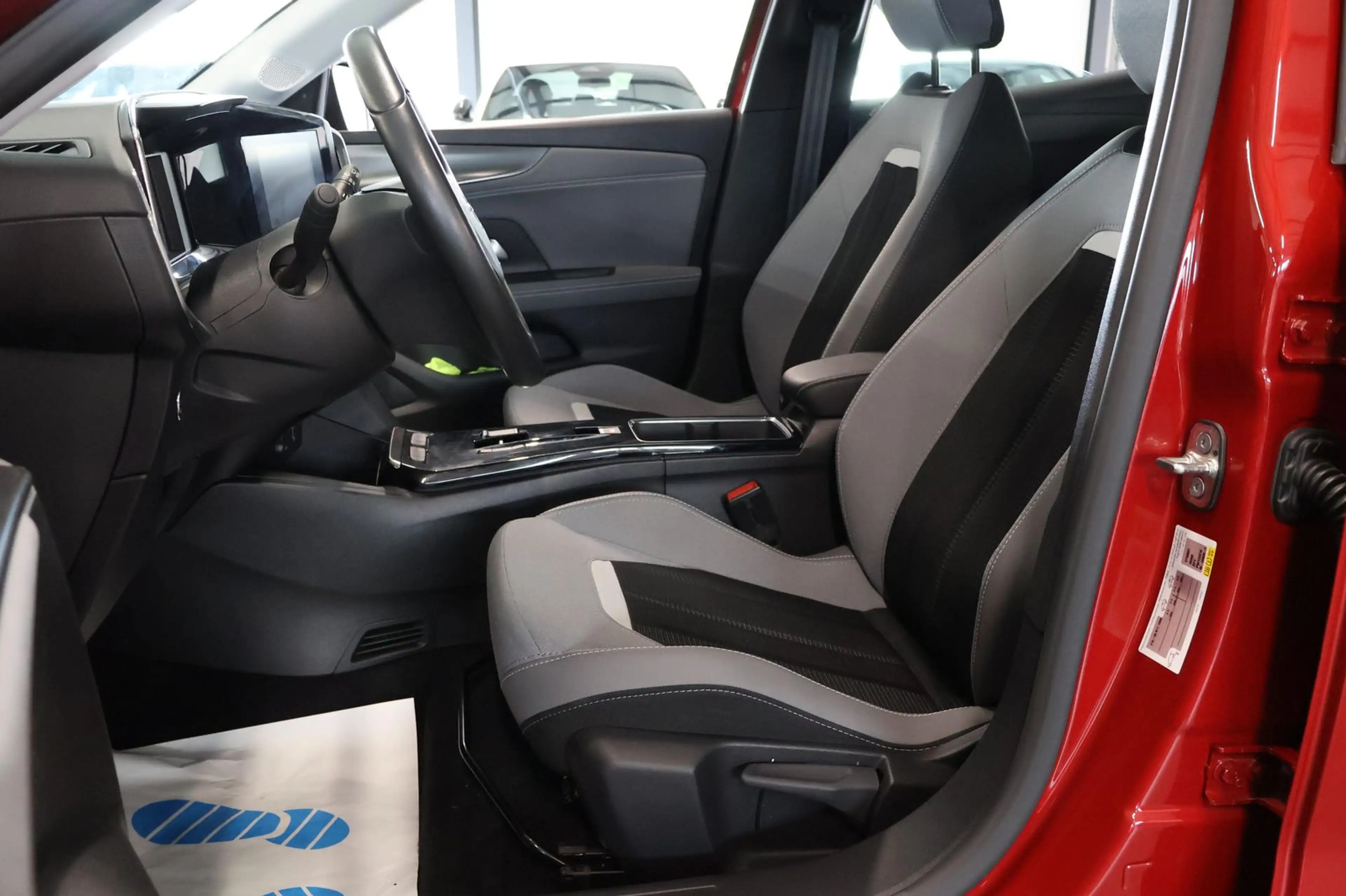 Opel Mokka-E Elegance LED+KAM+WINTER+KEYLESS+CARPLAY+ — photo 7