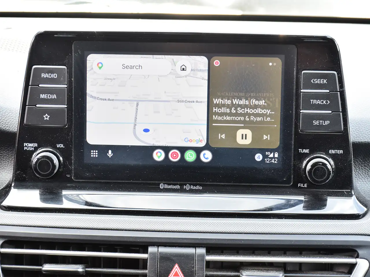 Kia Seltos снимка Kia Seltos