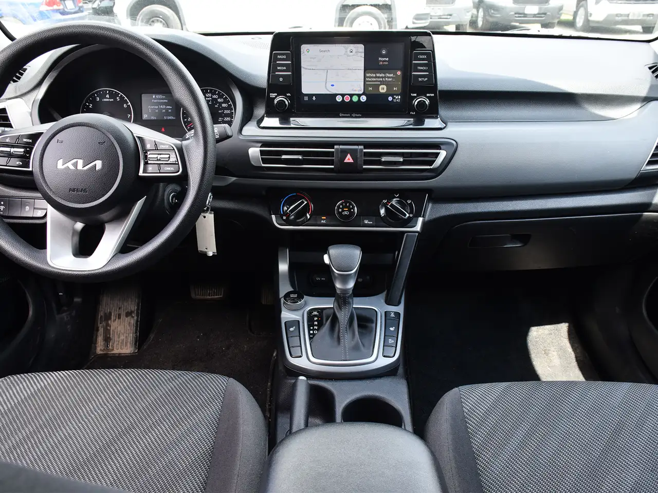Kia Seltos снимка Kia Seltos