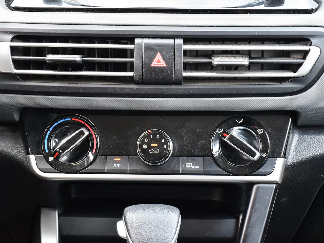 Kia Seltos снимка Kia Seltos
