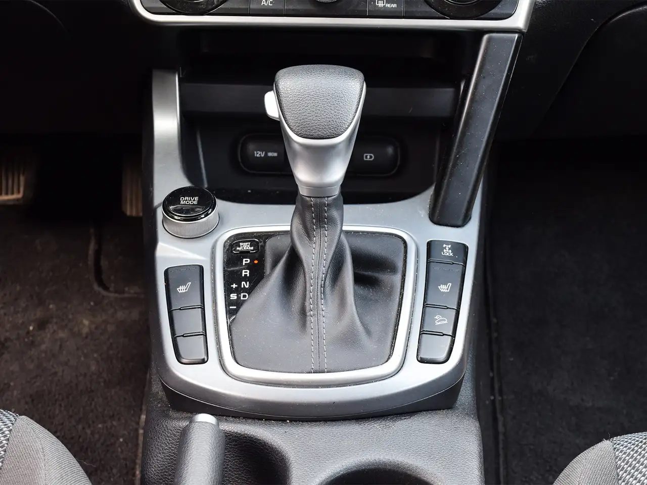 Kia Seltos снимка Kia Seltos