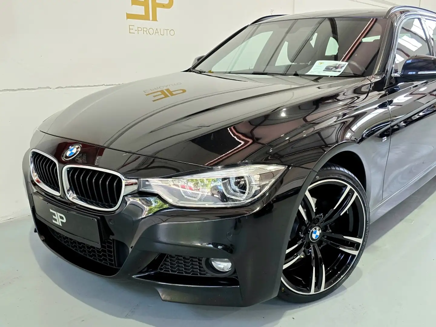 BMW 320 320d Touring Negro - 2