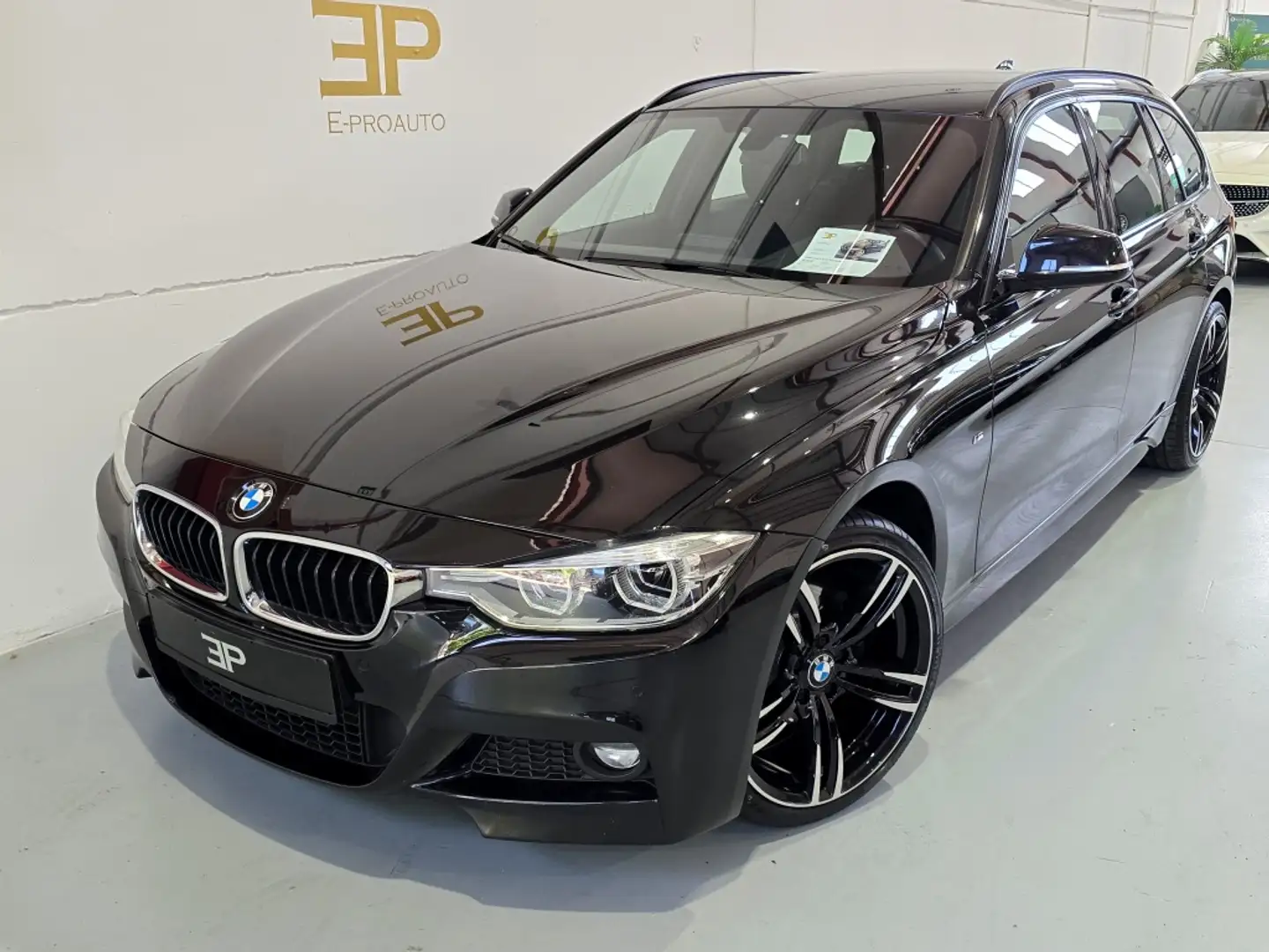 BMW 320 320d Touring Negro - 1