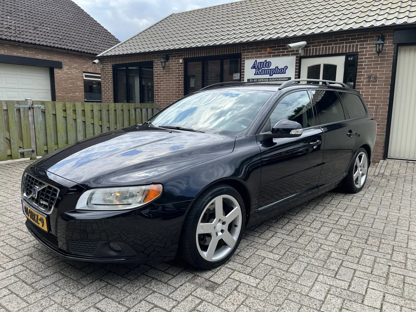 Volvo V70 2.4D HIECO Leer Navigatie Trekhaak 19" Schwarz - 2