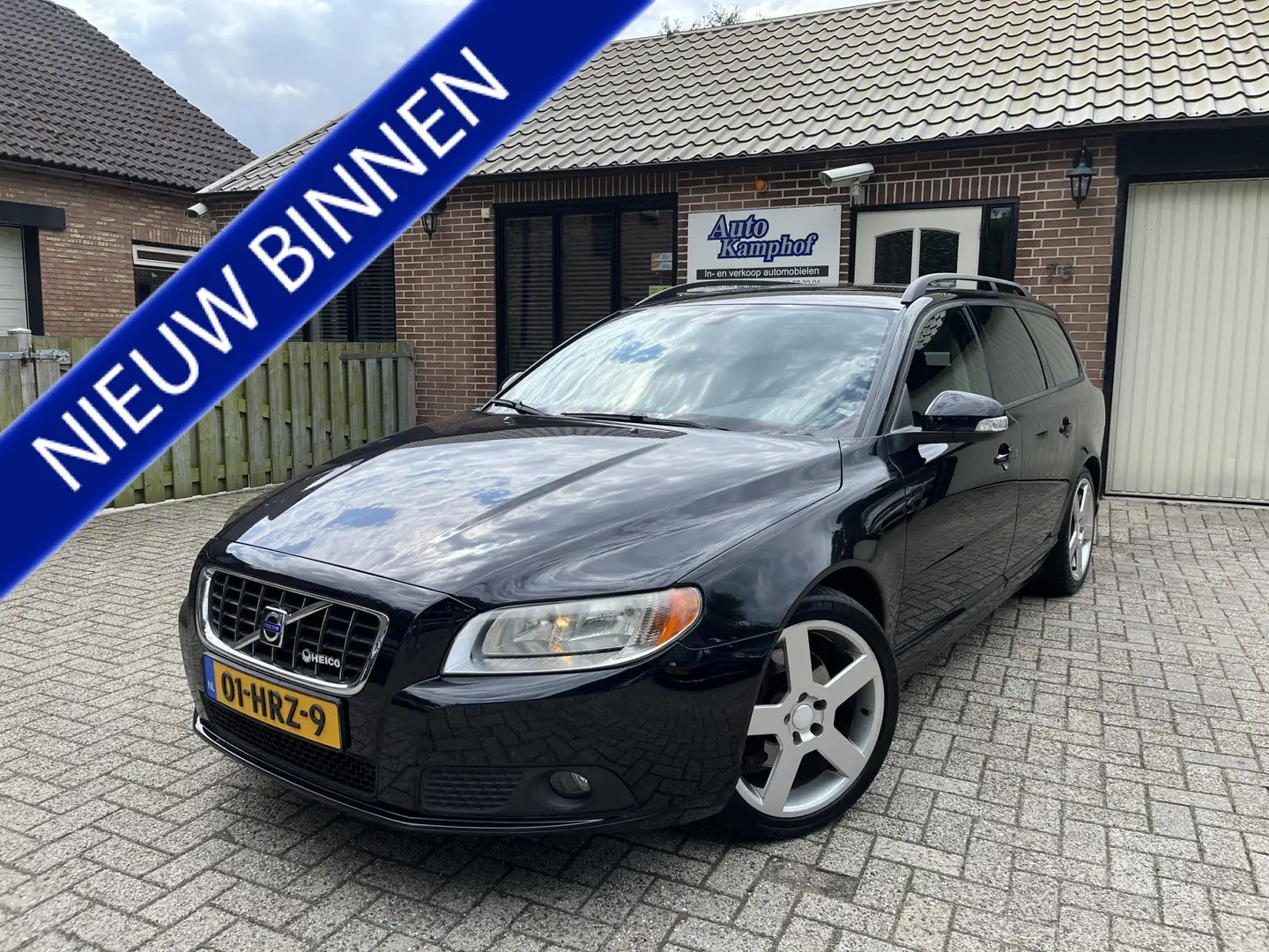 Volvo V70 2.4D HIECO Leer Navigatie Trekhaak 19" Schwarz - 1