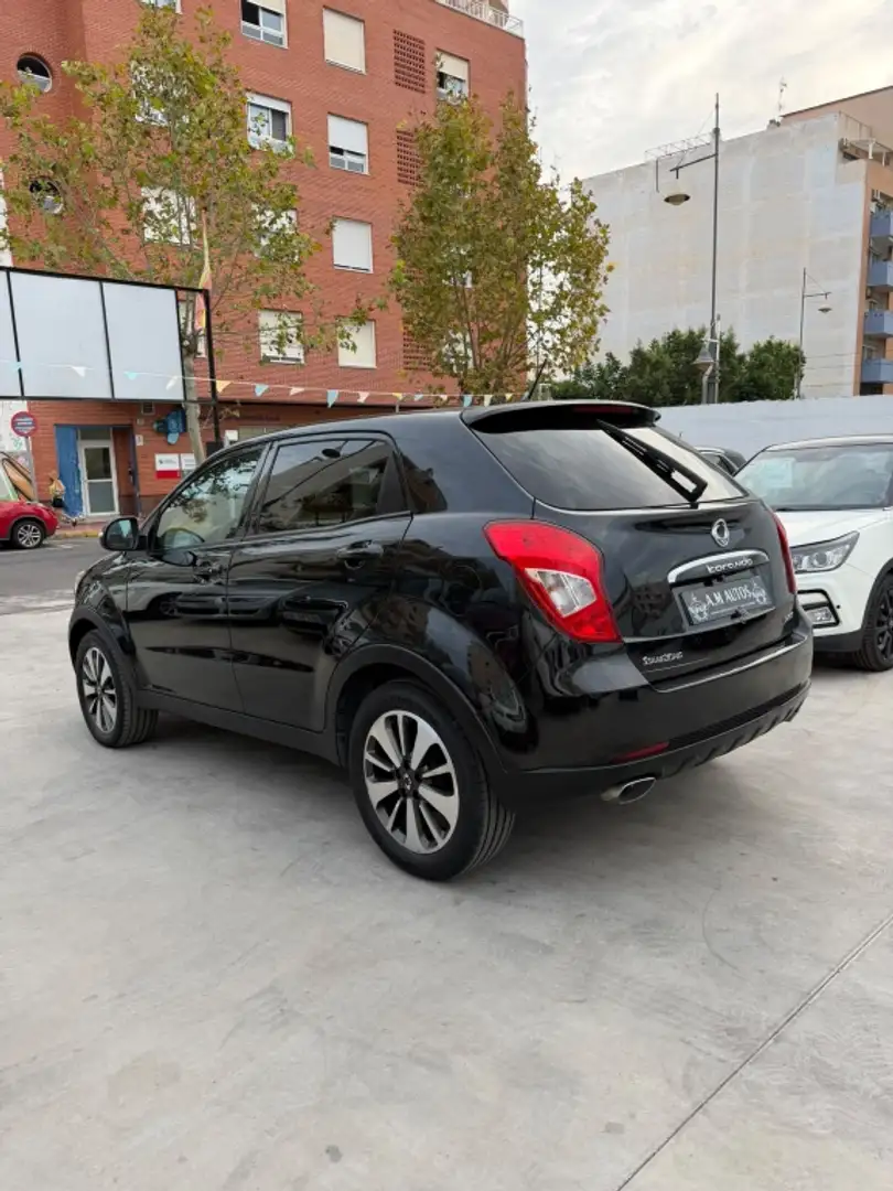 SsangYong Korando Todoterreno Manual de 5 Puertas Blanco - 2