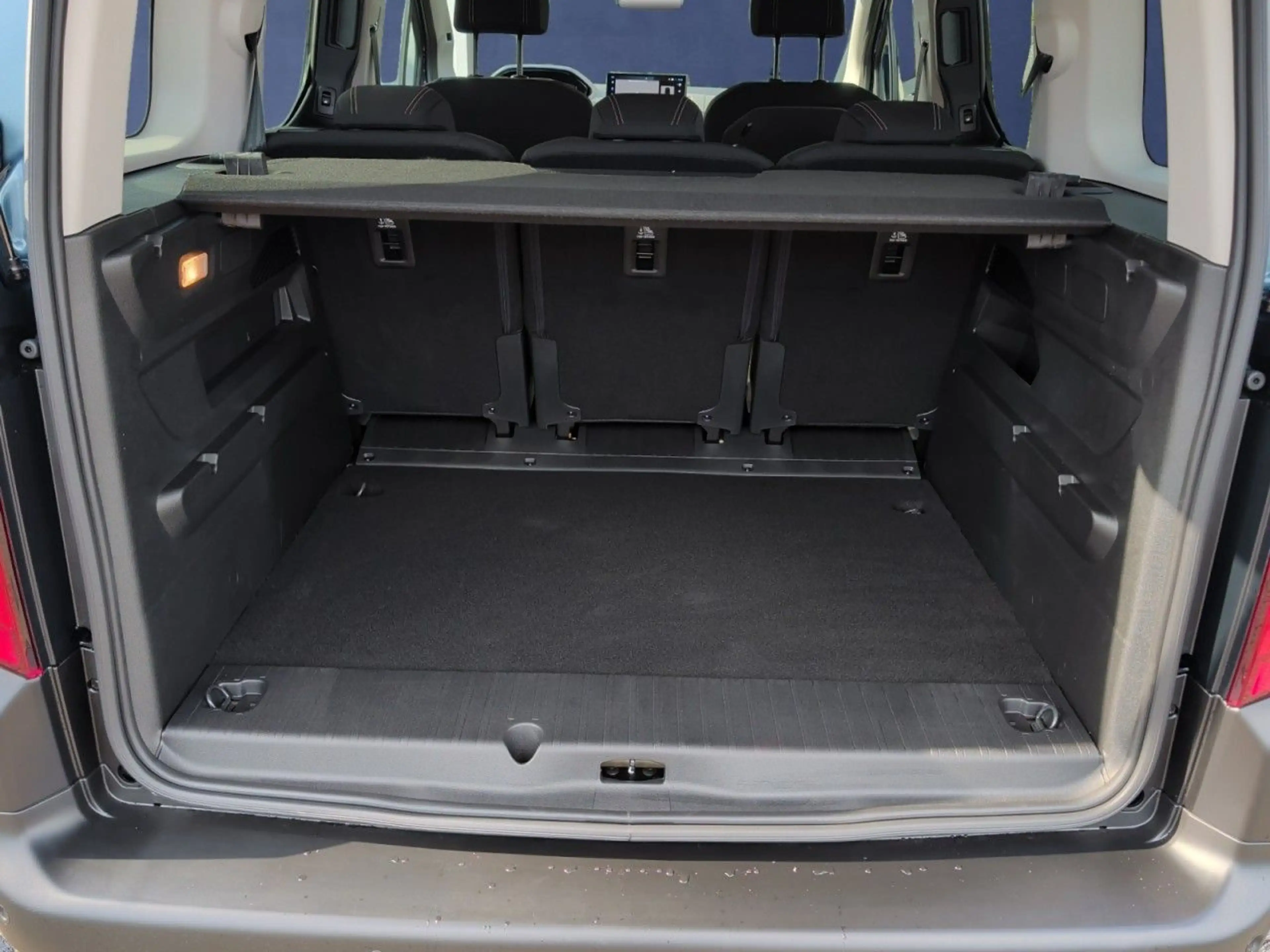 Peugeot Rifter Allure L1 110 PT Kamera+ParkPilot+LED — photo 6