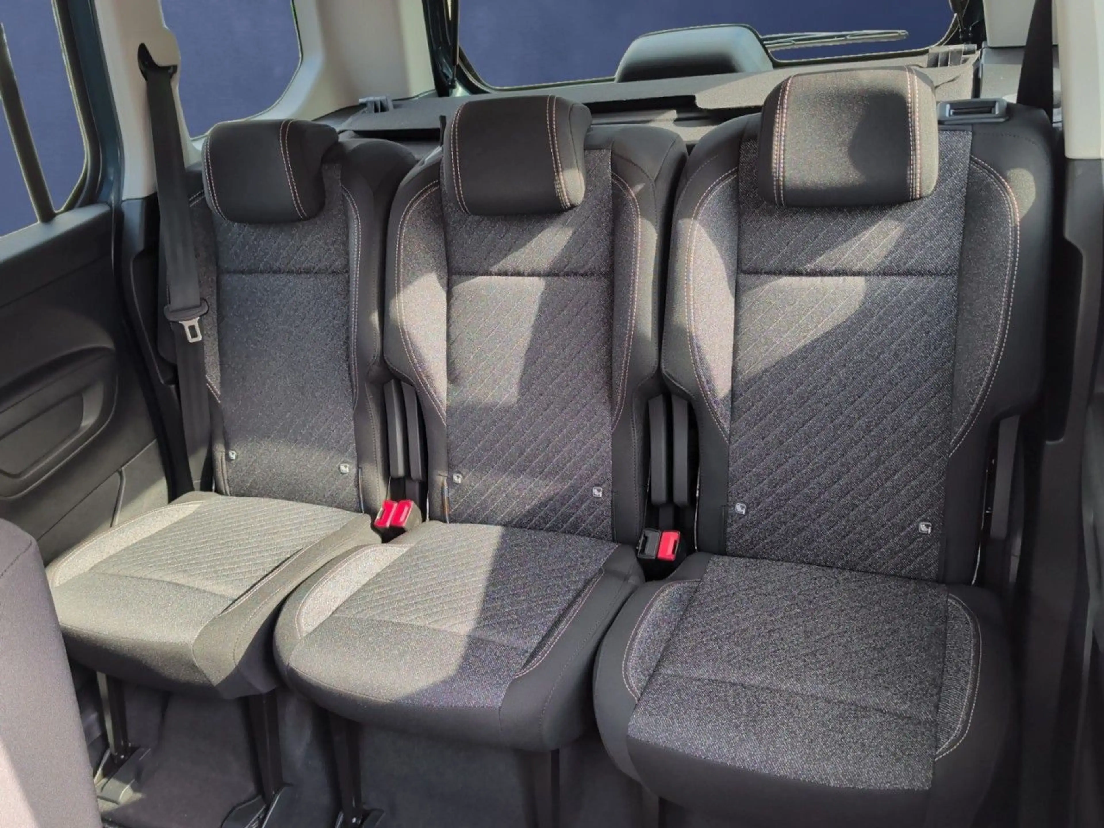 Peugeot Rifter Allure L1 110 PT Kamera+ParkPilot+LED — photo 14