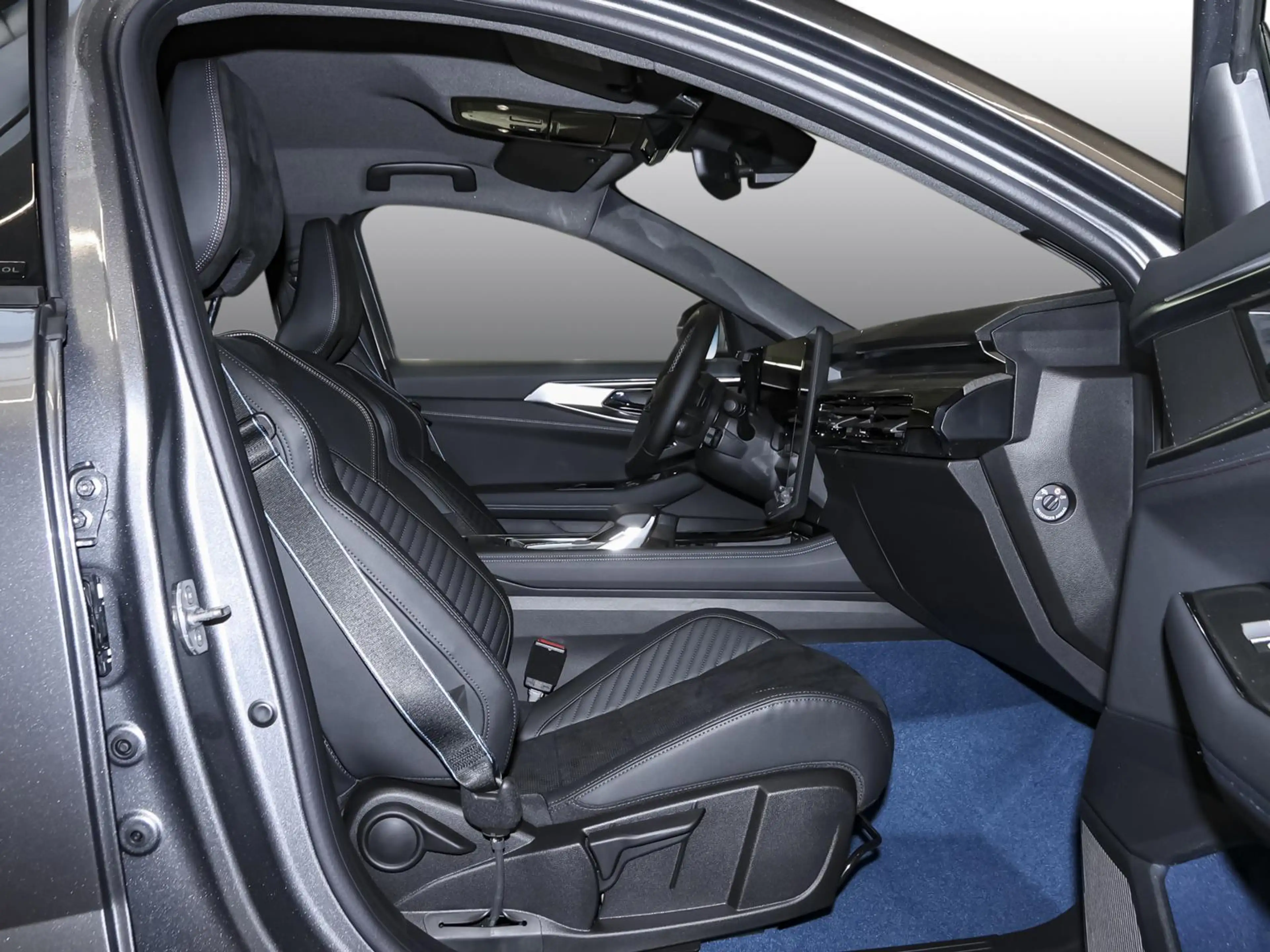 Renault Rafale Esprit Alpine E-Tech Plug-in Hybrid 300 4x4 — photo 3