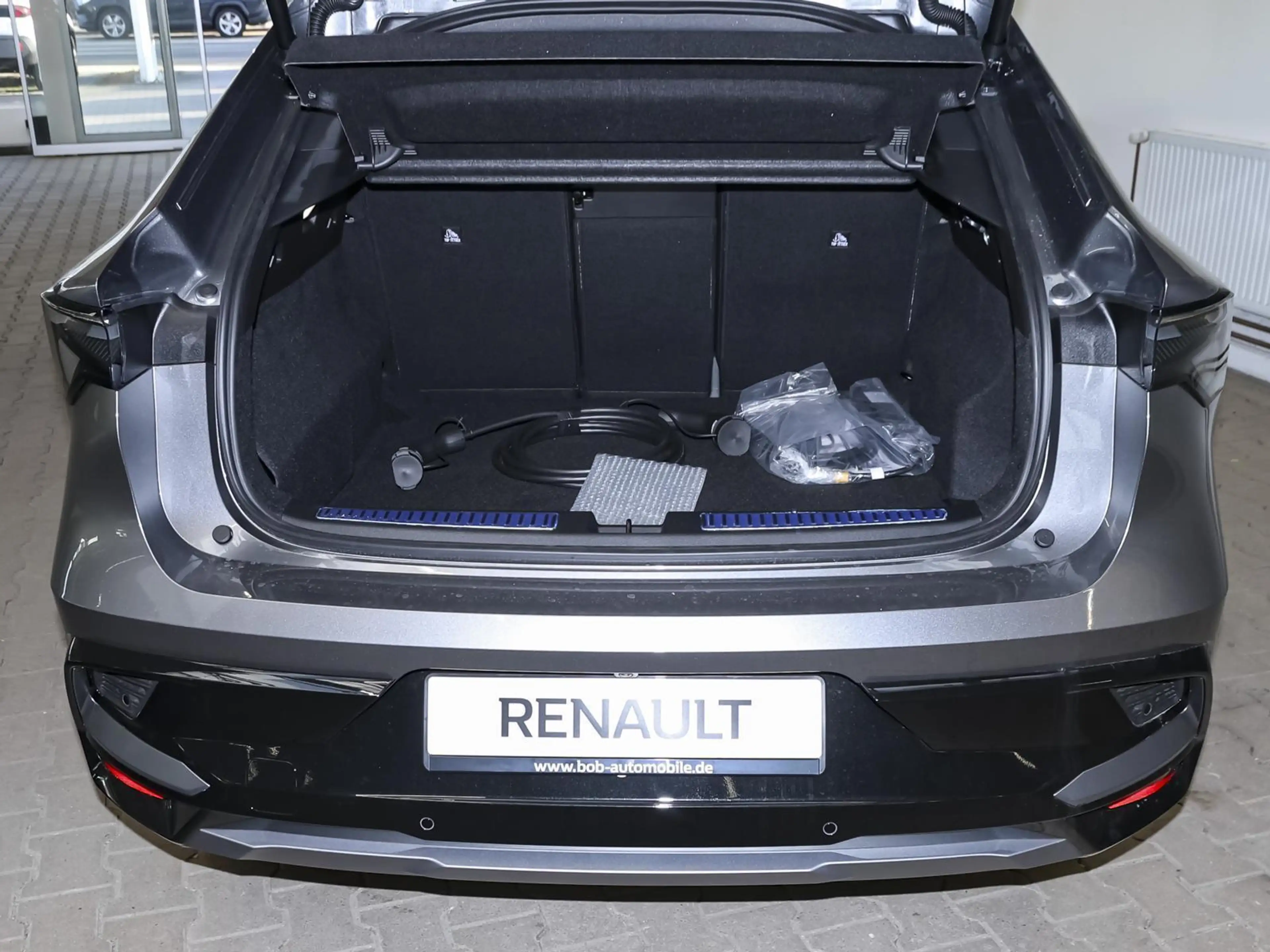 Renault Rafale Esprit Alpine E-Tech Plug-in Hybrid 300 4x4 — photo 8
