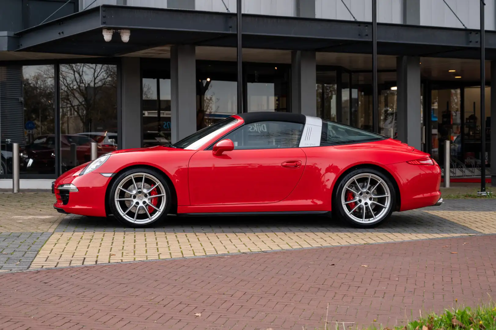 Porsche 911 3.8 TARGA 4S Червоний - 2