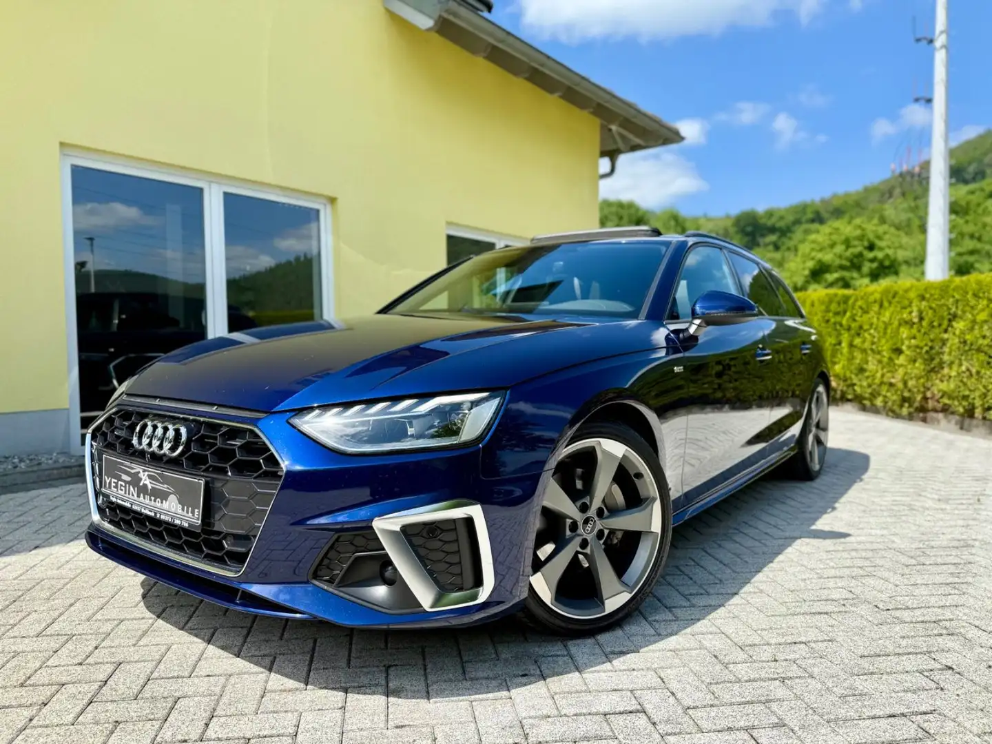 Audi A4 Avant 40 TDI quattro S-line-Kamera-Pano-19" Bleu - 2