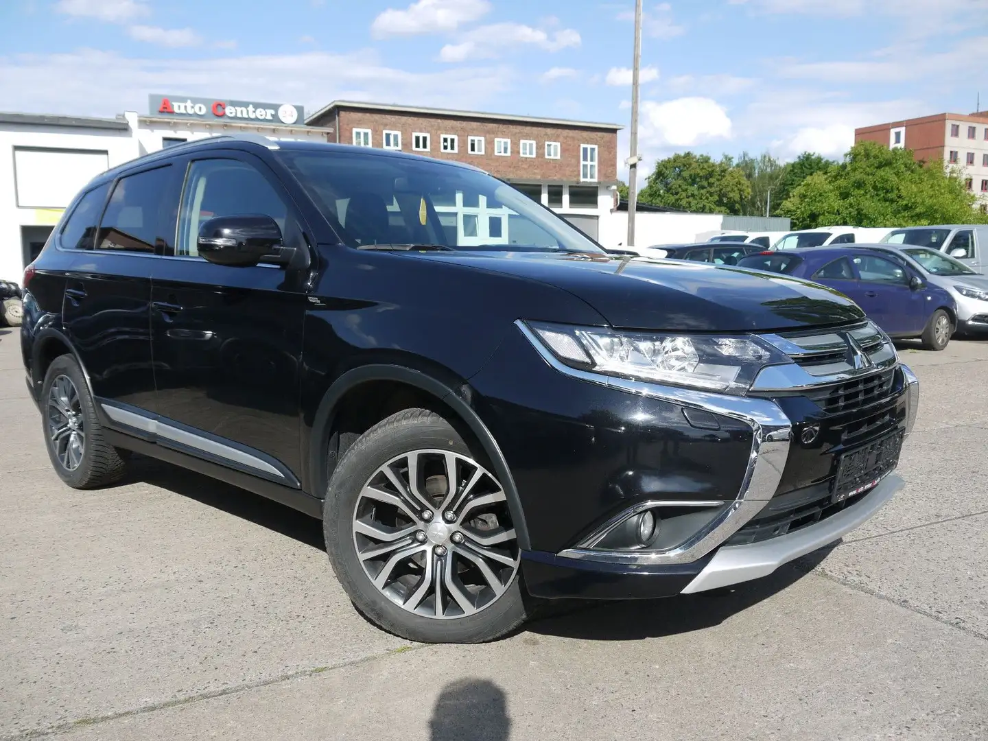 Mitsubishi Outlander Automatik SUV-Star+ 4WD Schwarz - 1