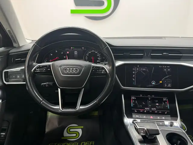 Audi A6 Avant view 13