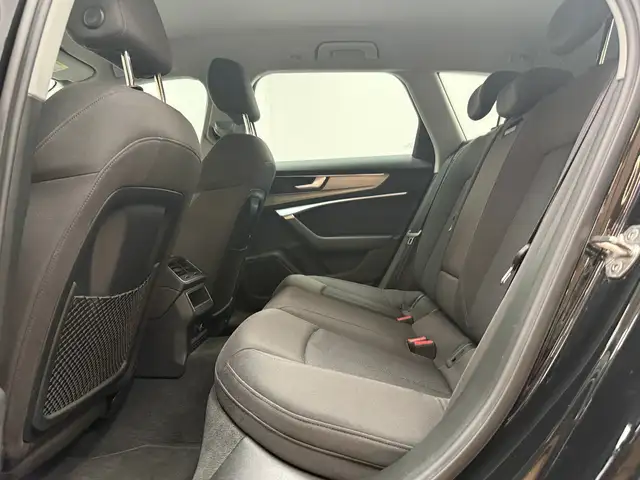 Audi A6 Avant view 10