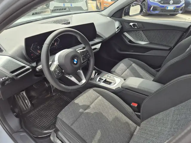 BMW 1 Series view 6