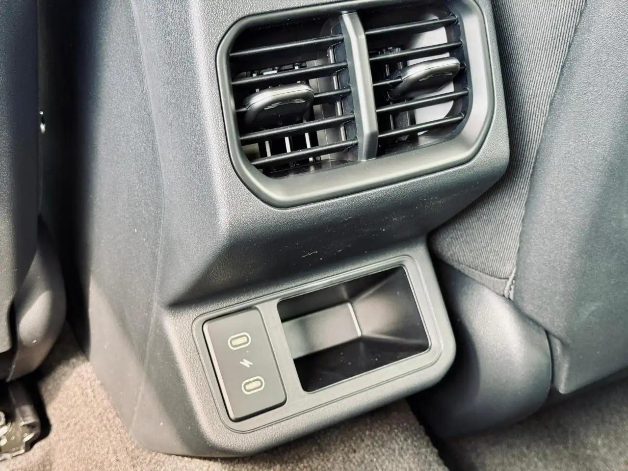 Kia K4 снимка Kia K4