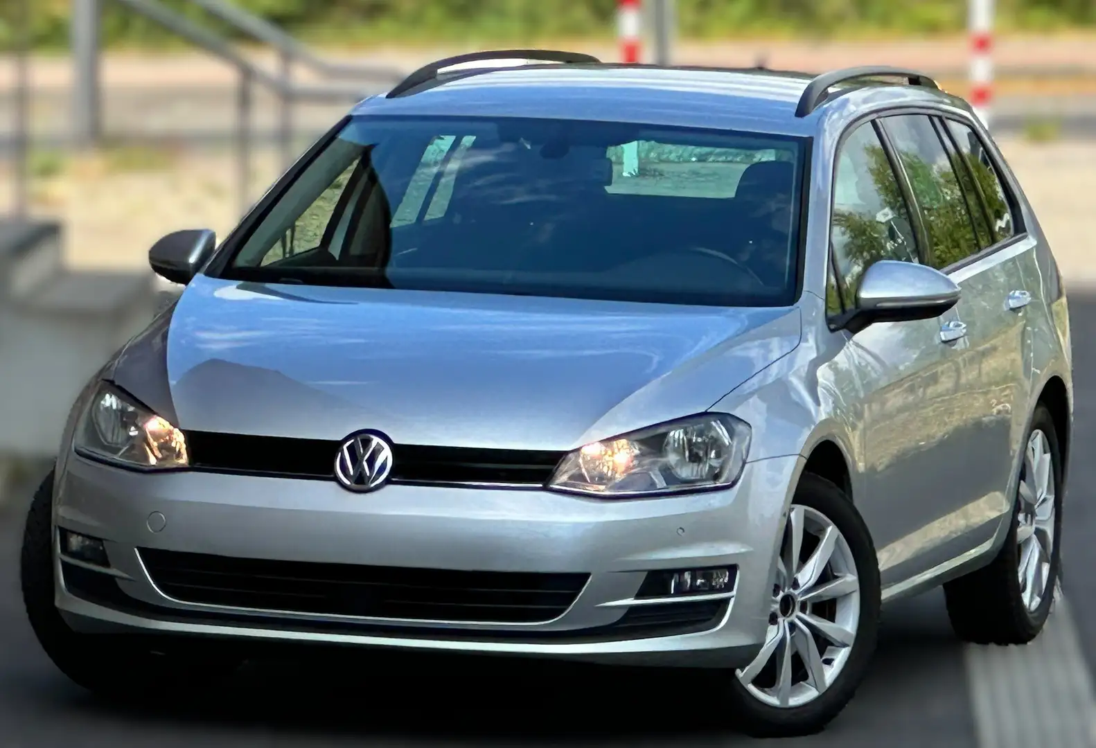 Volkswagen Golf Variant Comfort BMT Navi/AHK /Distanzreg. (ACC) PDC Gris - 1