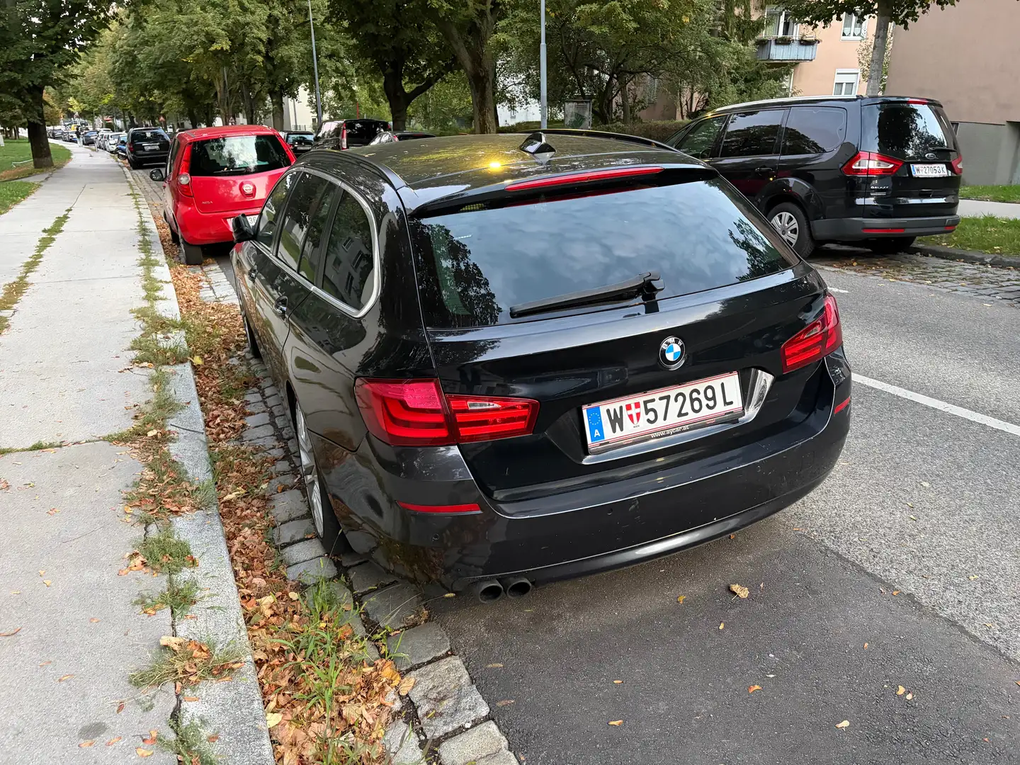 BMW 525 525d xDrive Touring Aut. Schwarz - 2