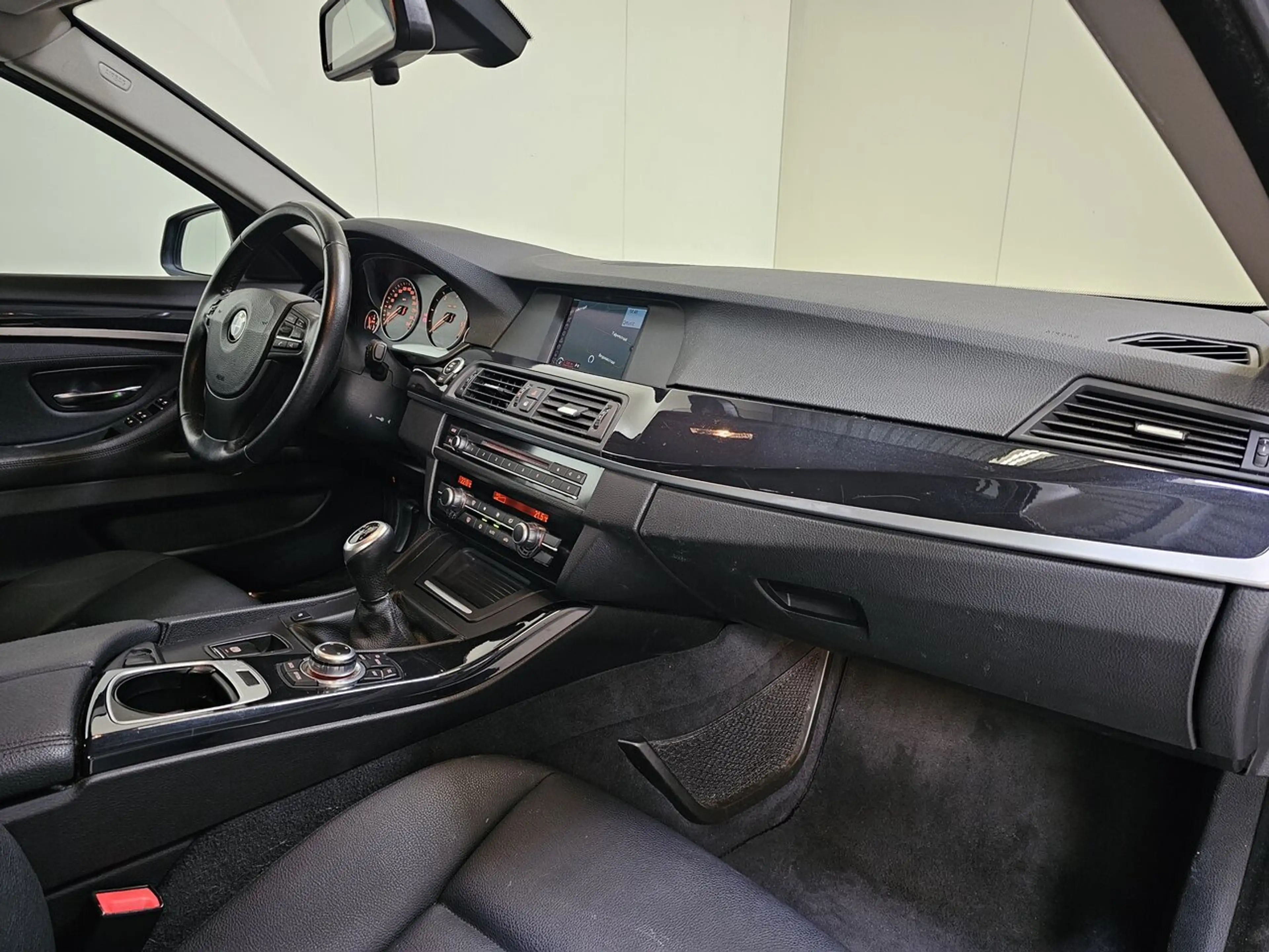 BMW 520 d Touring Man. - Airco - GPS - PDC - Export! — photo 13