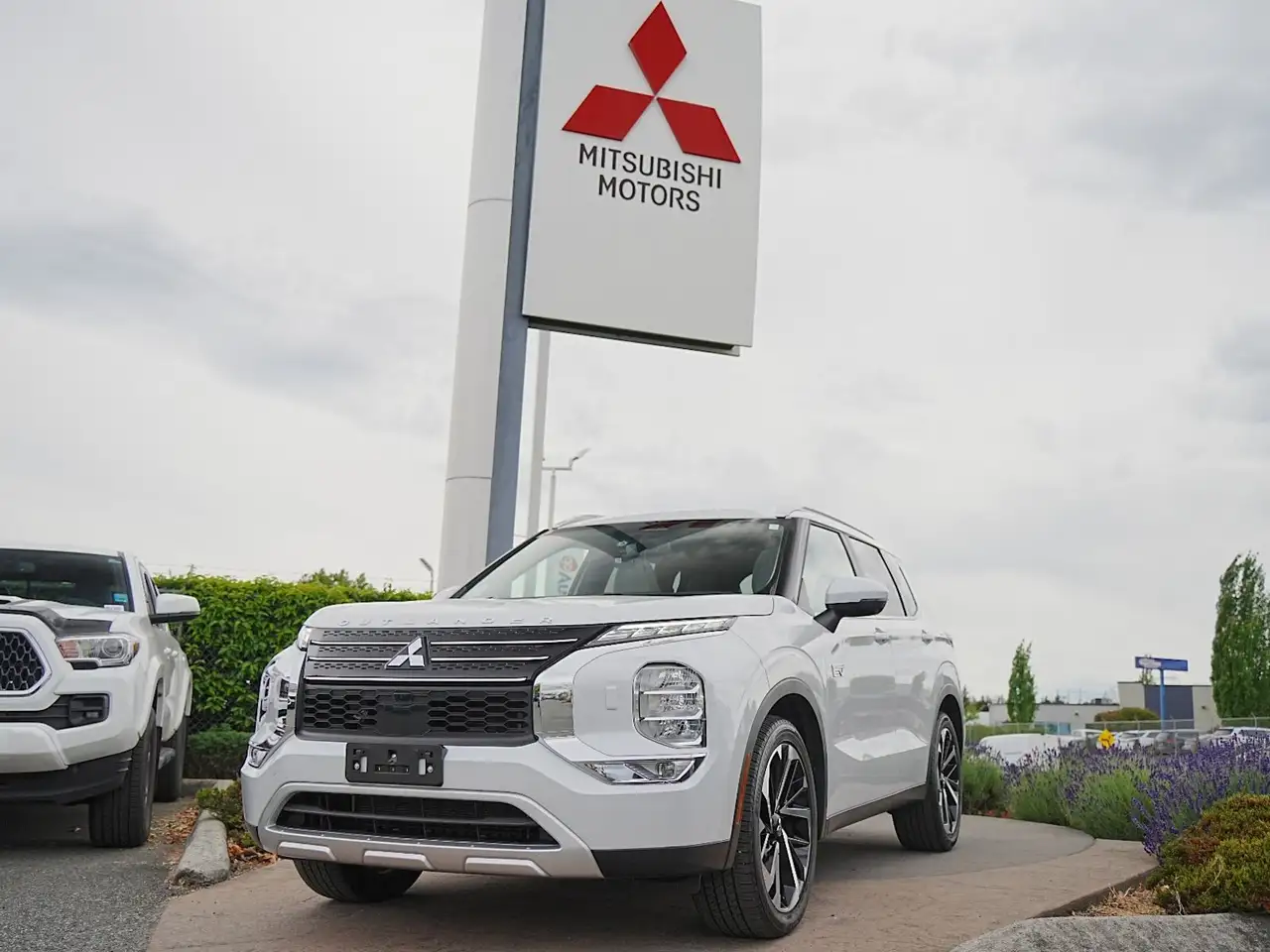 2025 Mitsubishi Outlander
