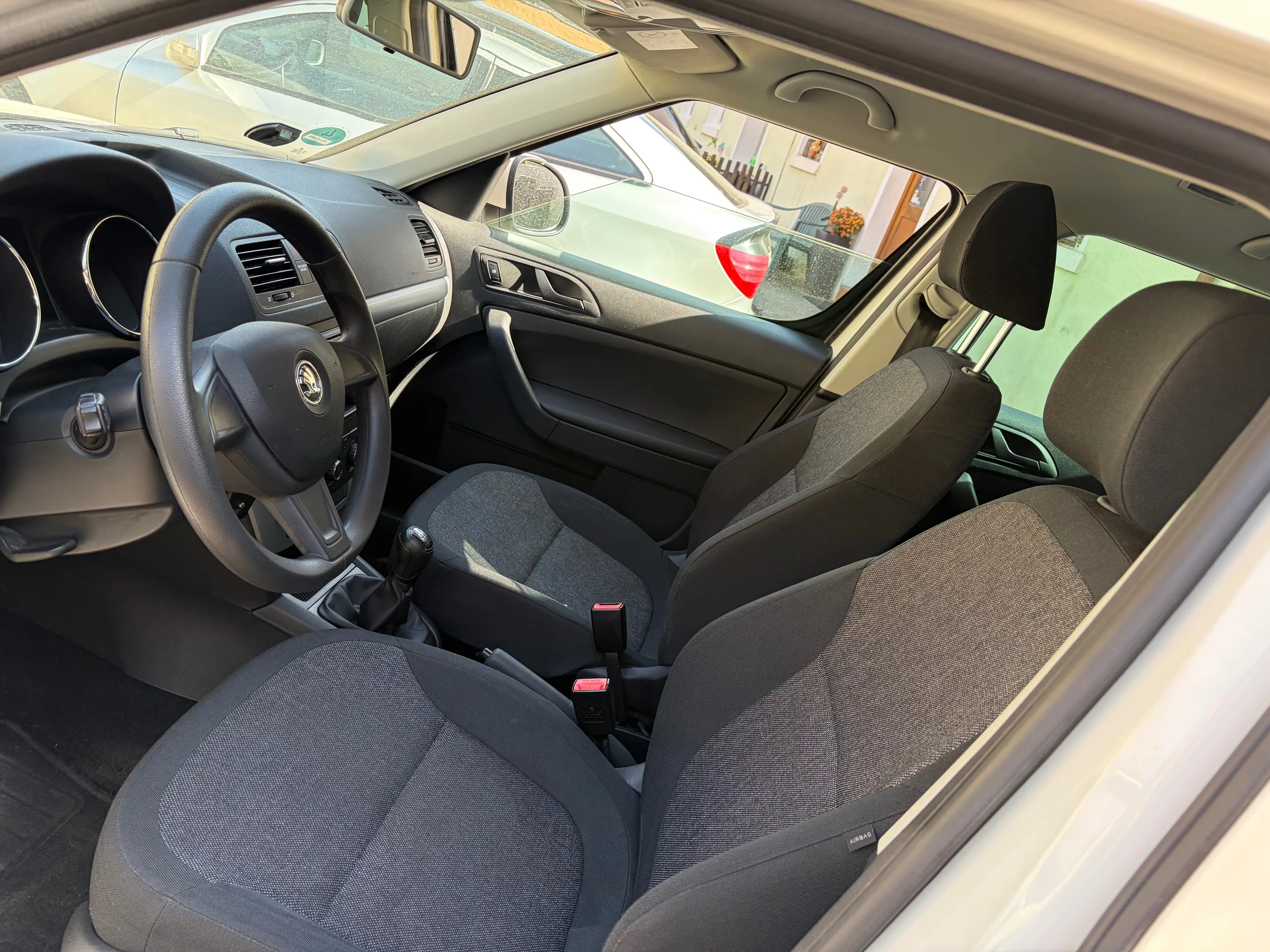 Skoda Yeti Yeti 1.2 TSI Active — photo 12