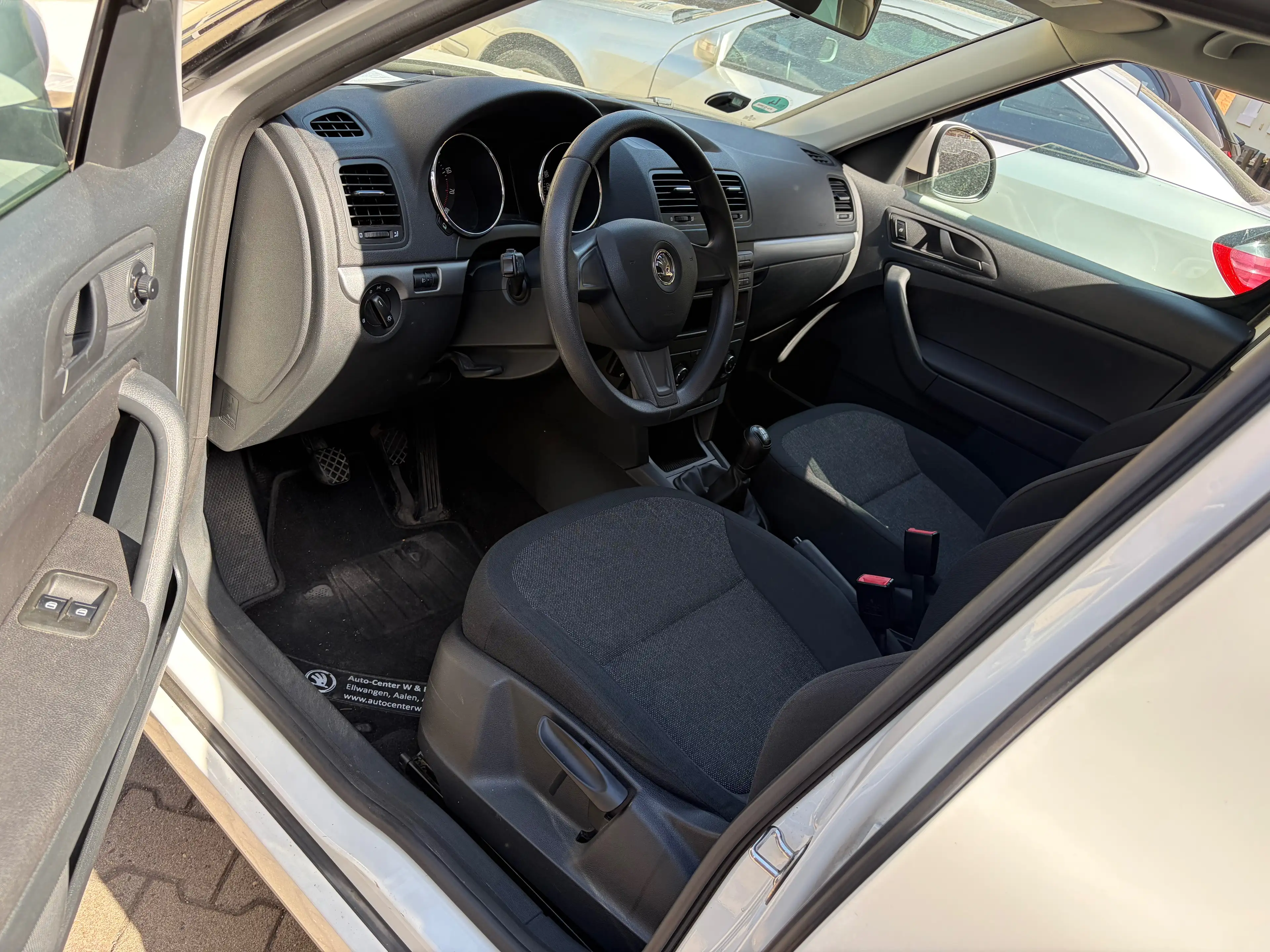 Skoda Yeti Yeti 1.2 TSI Active — photo 8