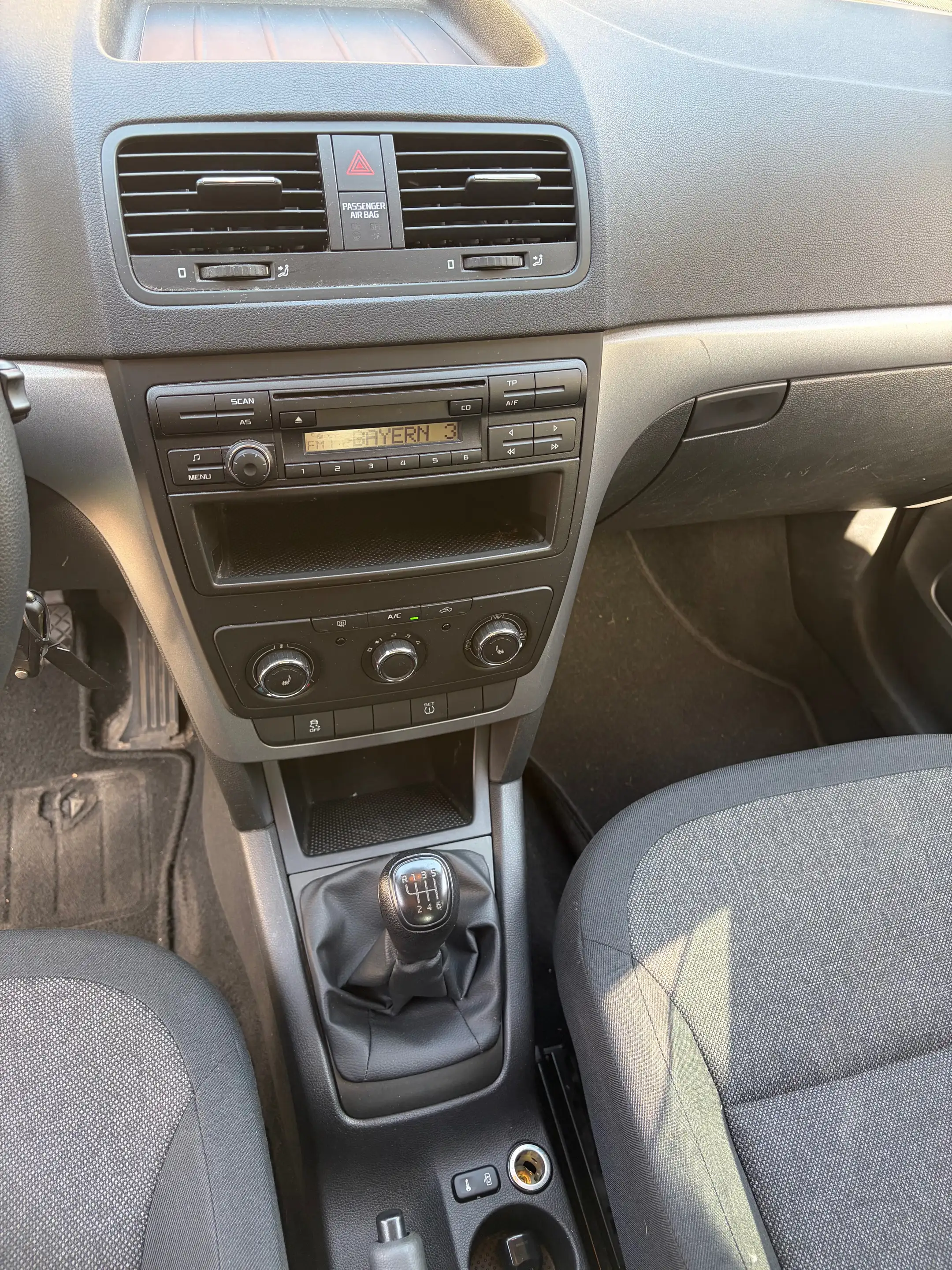 Skoda Yeti Yeti 1.2 TSI Active — photo 10