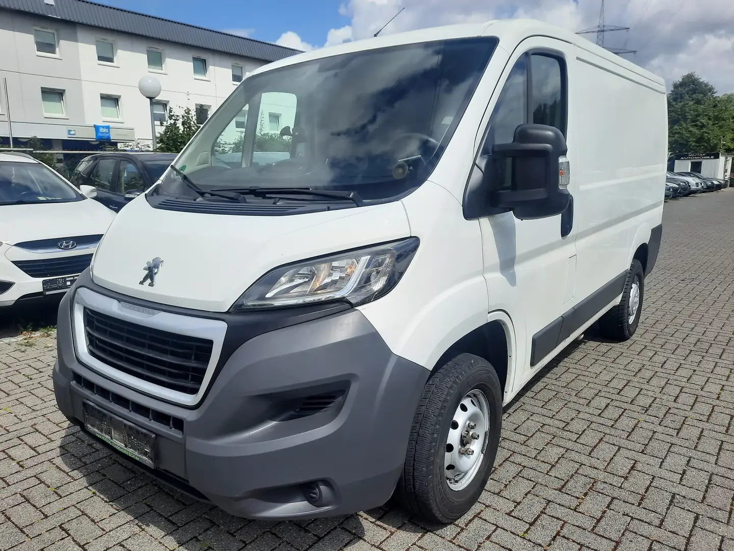 Peugeot Boxer 330 L1H1 "Avantage Edition" 2.0 BlueHDi 110-Klima Weiß - 1