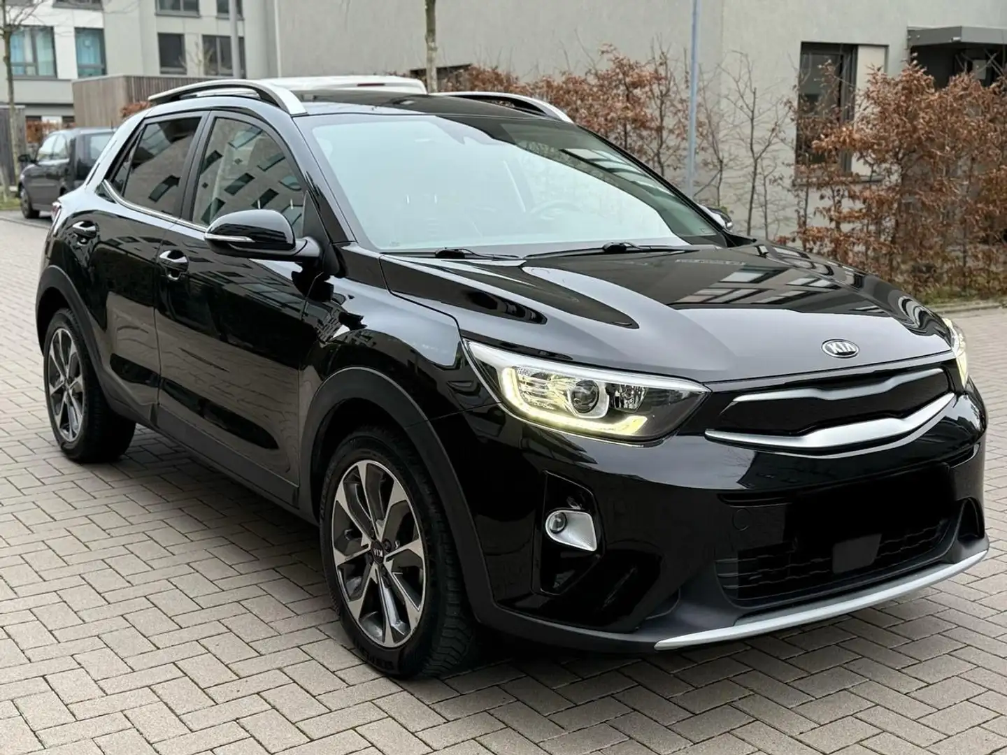 Kia Stonic Spirit Schwarz - 1