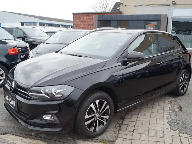 Volkswagen Polo VI 1.0 TSI IQ DRIVE Klima Navigationssystem Einparkhilfe vorne und hinten Tempomat Radio Bluetooth Leichtmetallfelgen