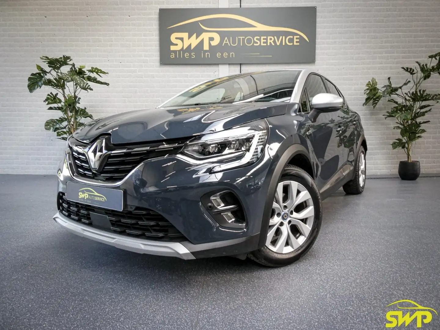 Renault Captur 1.6 E-Tech Plug-in Hybrid 160 Intens Zwart - 1