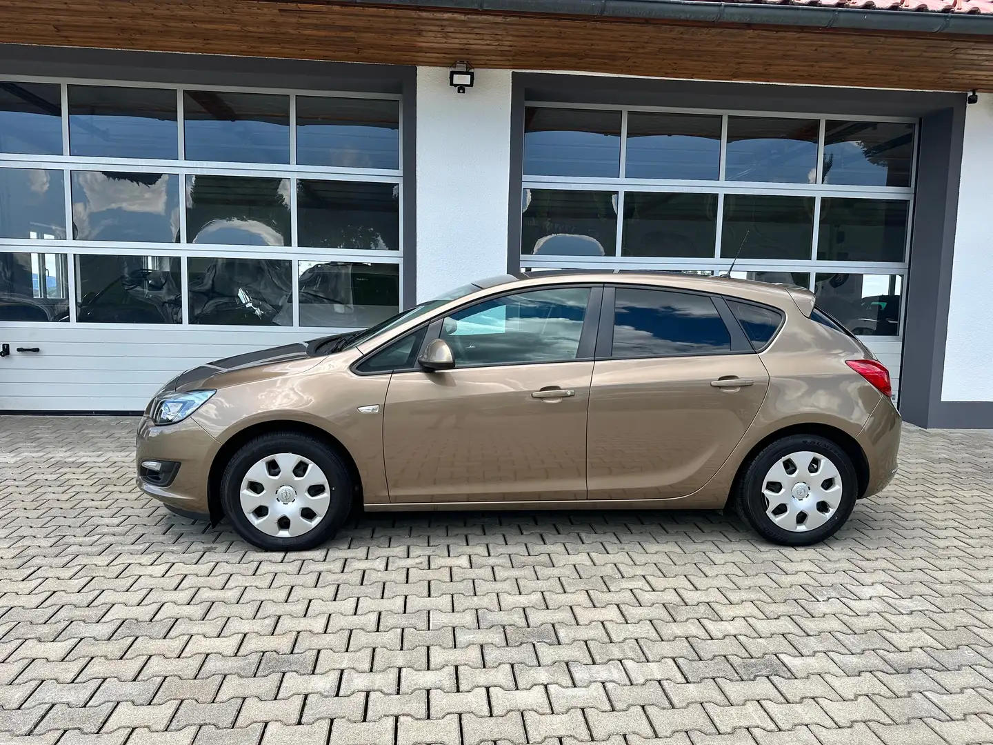 Opel Astra Selection 1,4 *Tempomat*Klimanlage*BT-Audio* Braun - 2