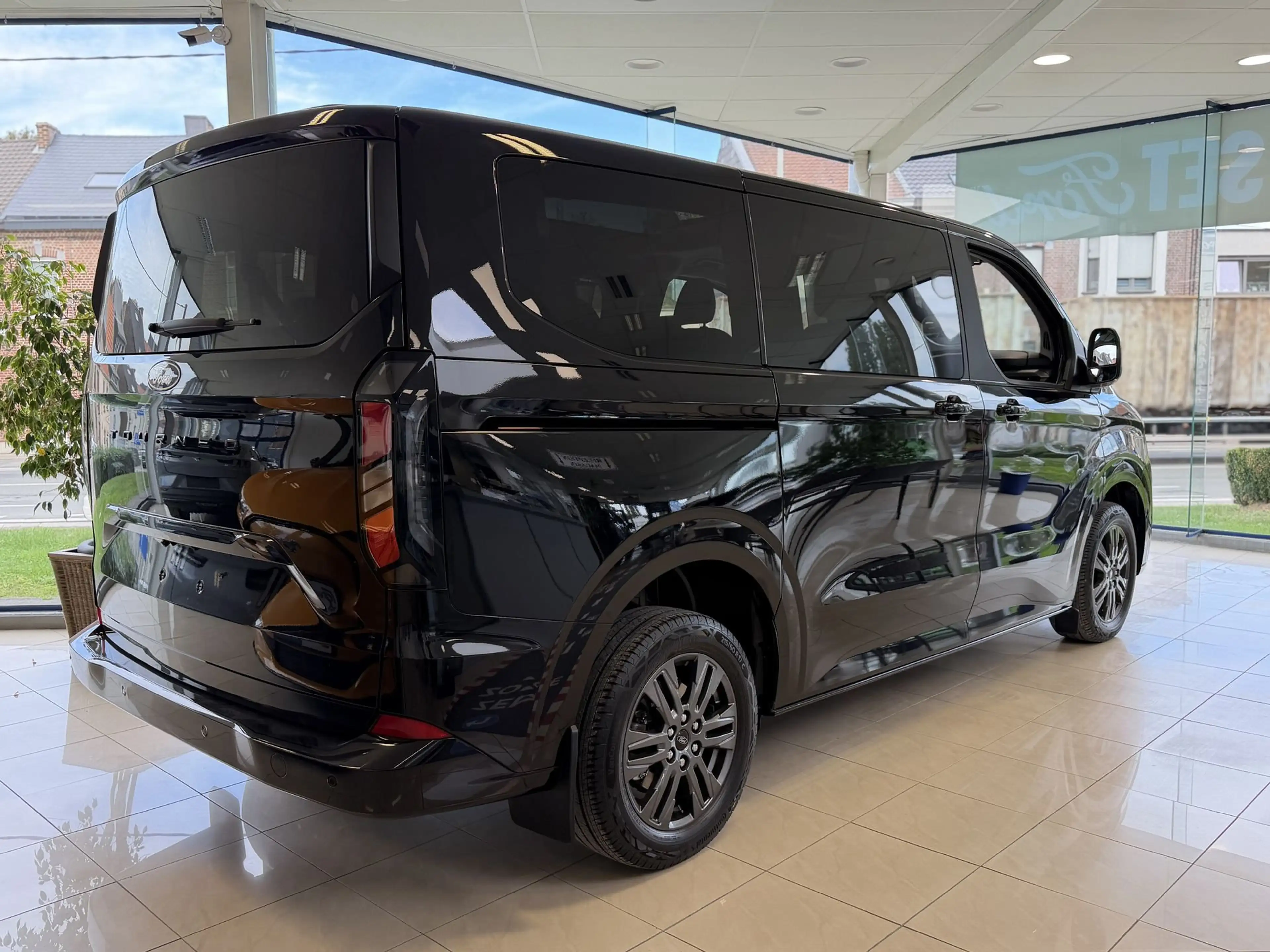 Ford Tourneo Custom Titanium 320S 2.0 TDCi 170ch — photo 5