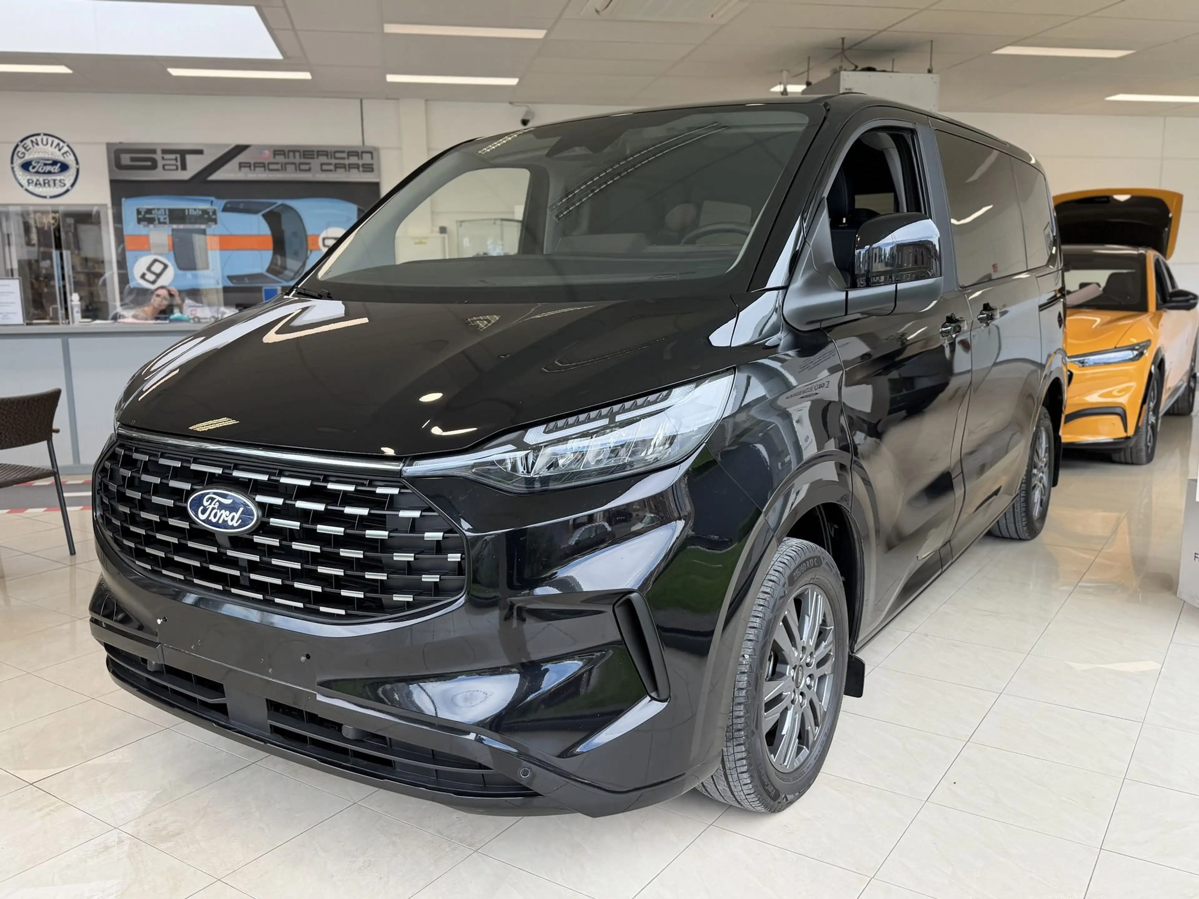 Ford Tourneo Custom Titanium 320S 2.0 TDCi 170ch — photo 3