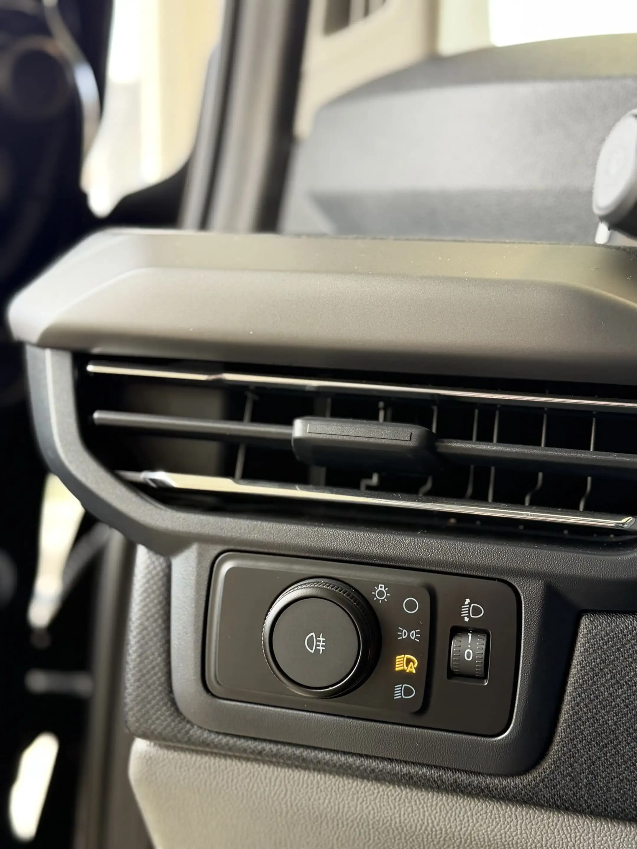 Ford Tourneo Custom Titanium 320S 2.0 TDCi 170ch — photo 14