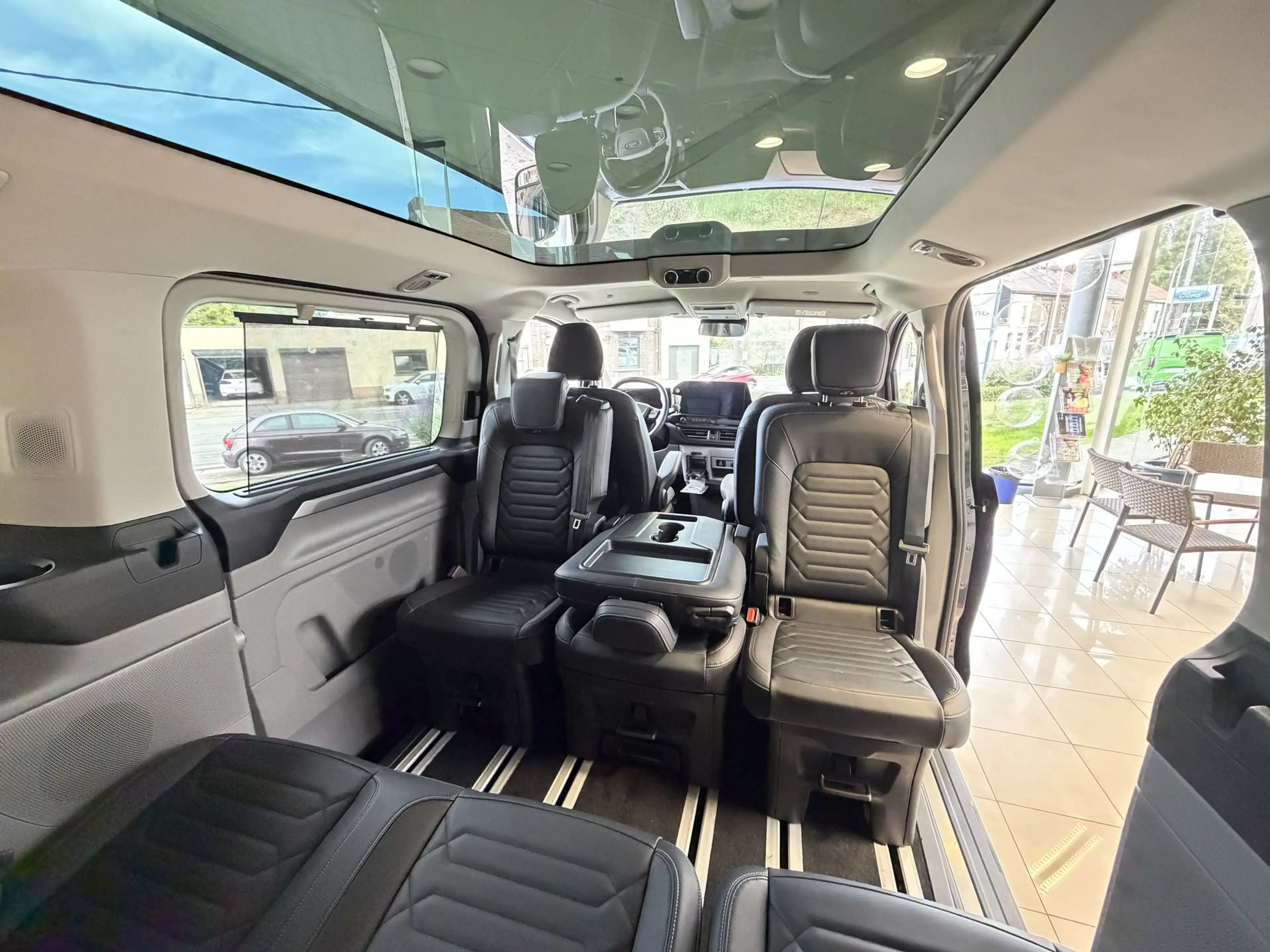 Ford Tourneo Custom Titanium 320S 2.0 TDCi 170ch — photo 10