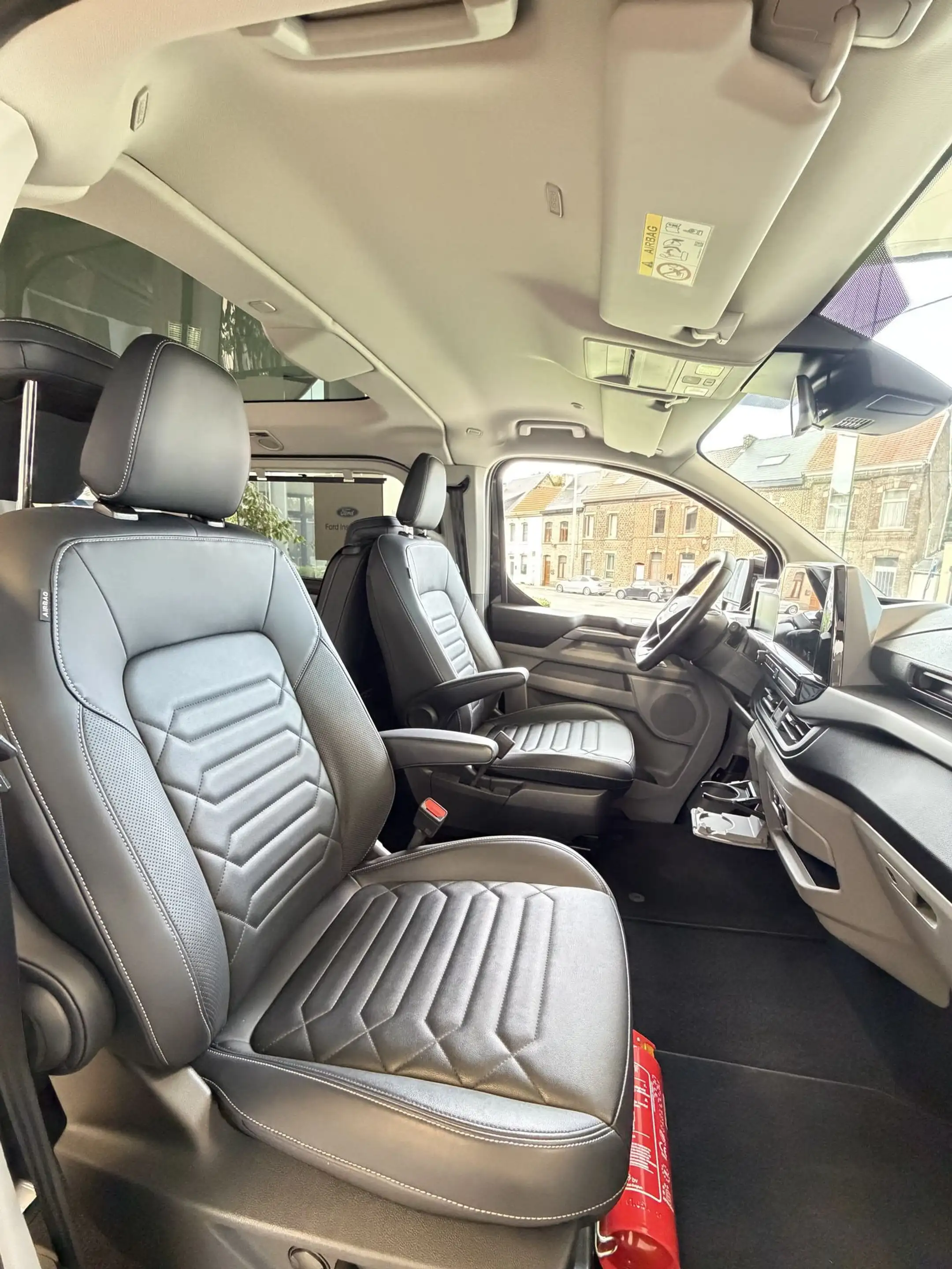 Ford Tourneo Custom Titanium 320S 2.0 TDCi 170ch — photo 8