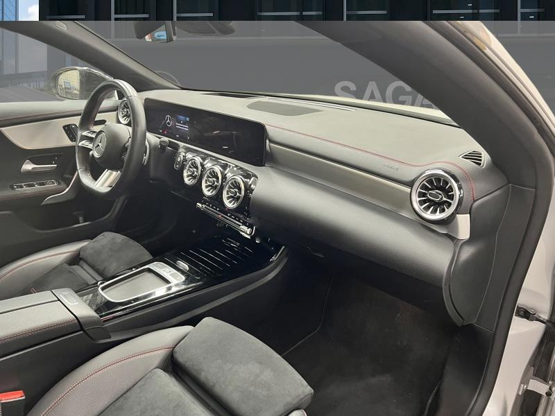 Mercedes-Benz CLA 180 Shooting Brake AMG Line Premium Plus — photo 3