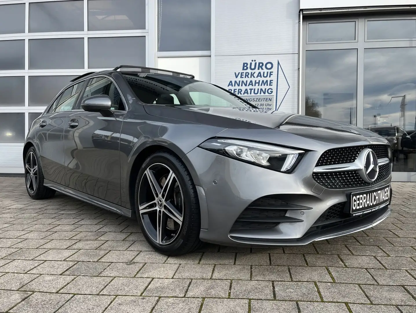 Mercedes-Benz A 250 Aut. AMG-Line 2.HD NAV PANO LED 8-FACH Grau - 2