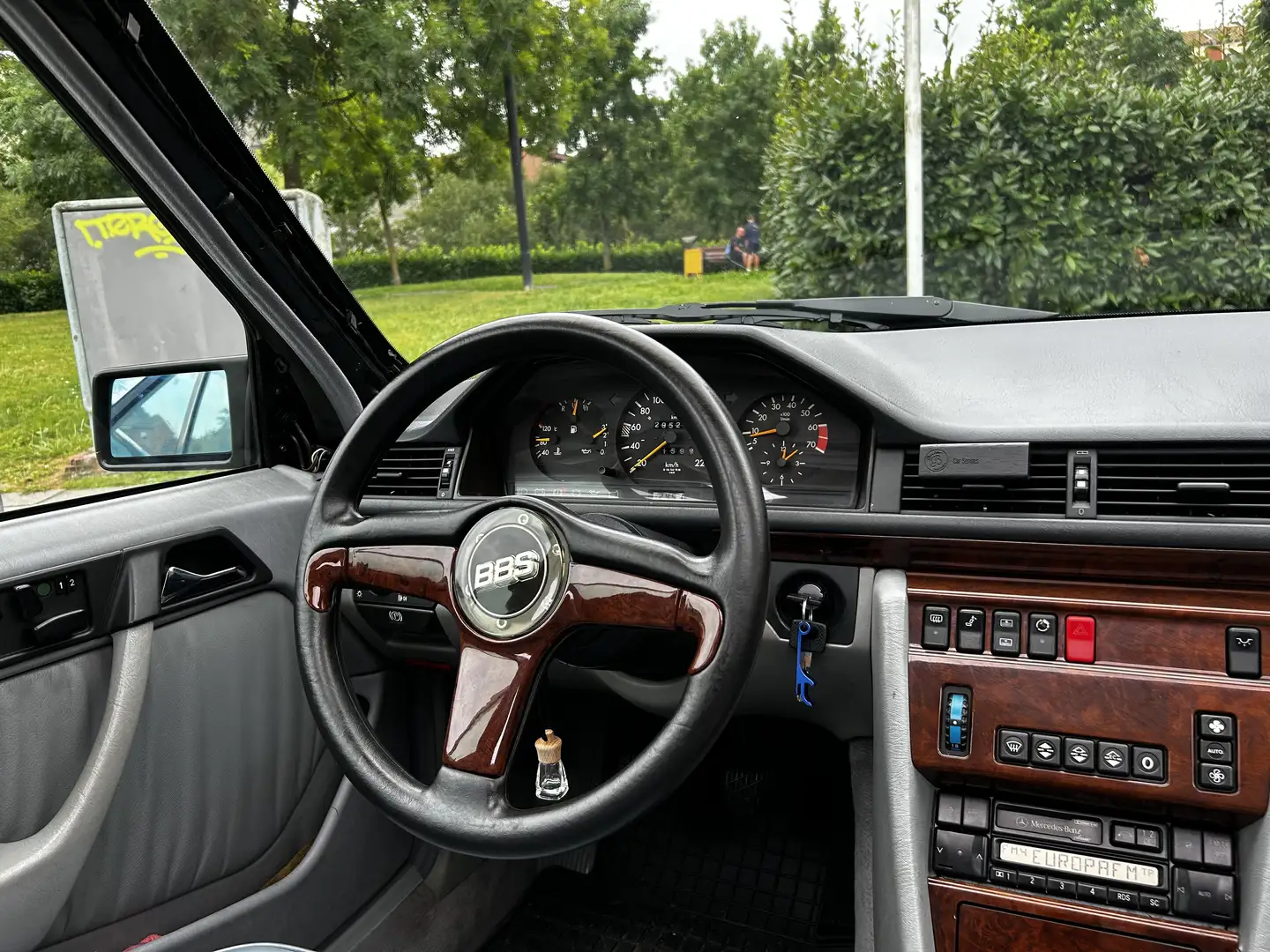 Mercedes-Benz E 200 sportline - 1