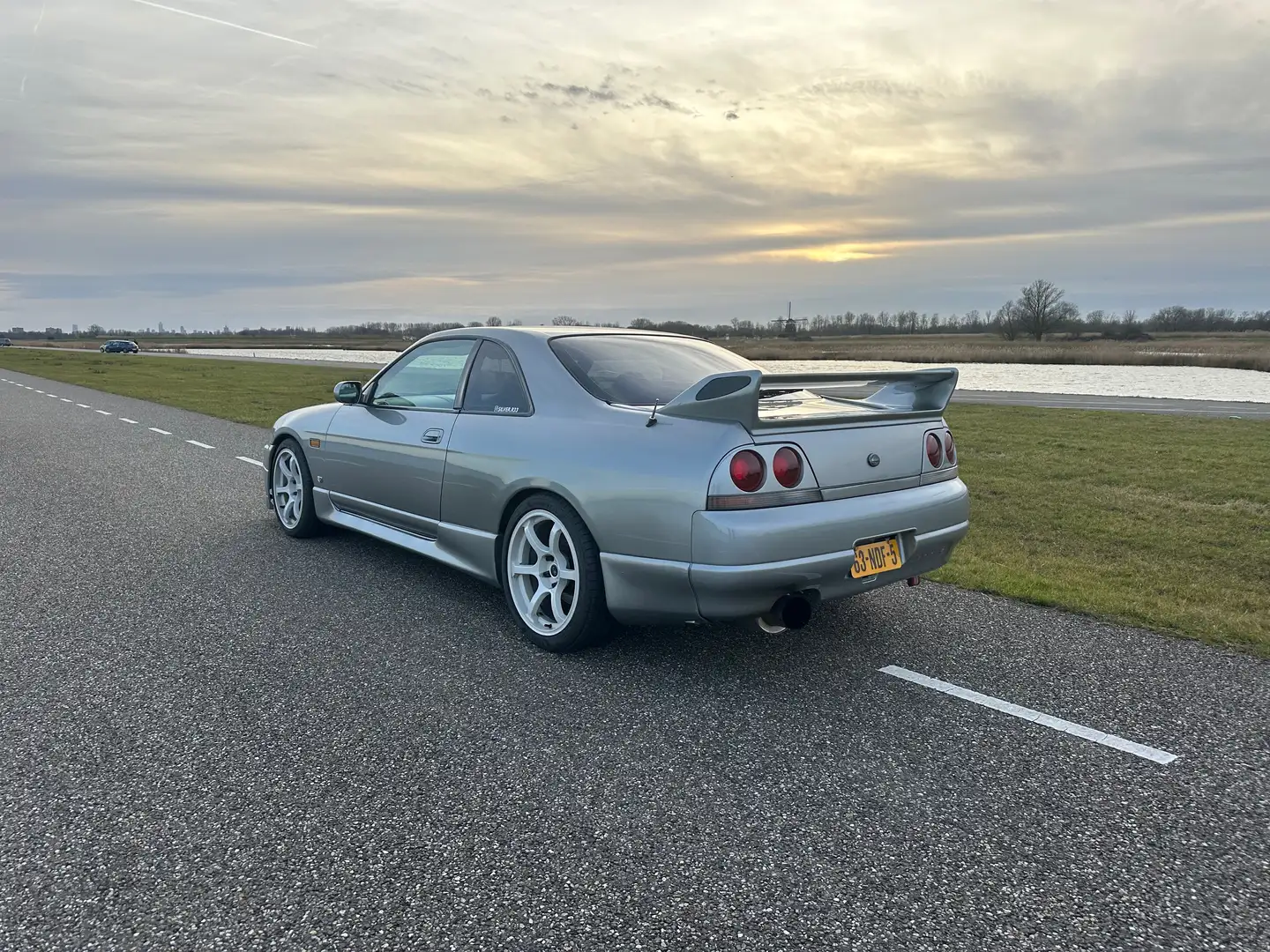Nissan Skyline gtst - 1