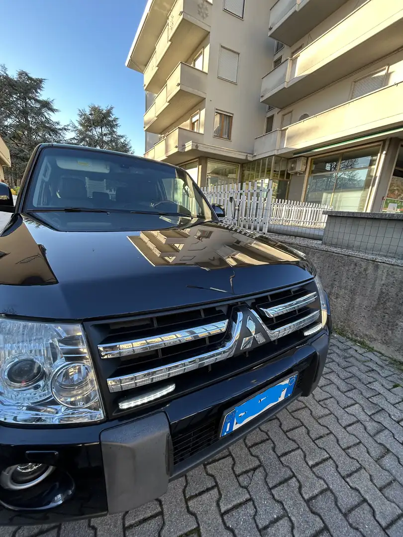 Mitsubishi Pajero Pajero 3.2 cr Instyle 200cv 3p auto Nero - 2