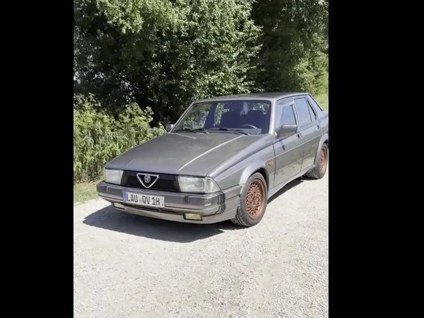 Alfa Romeo 75 Alfa 75 3,0 V6 Quadrifoglio Grau - 1