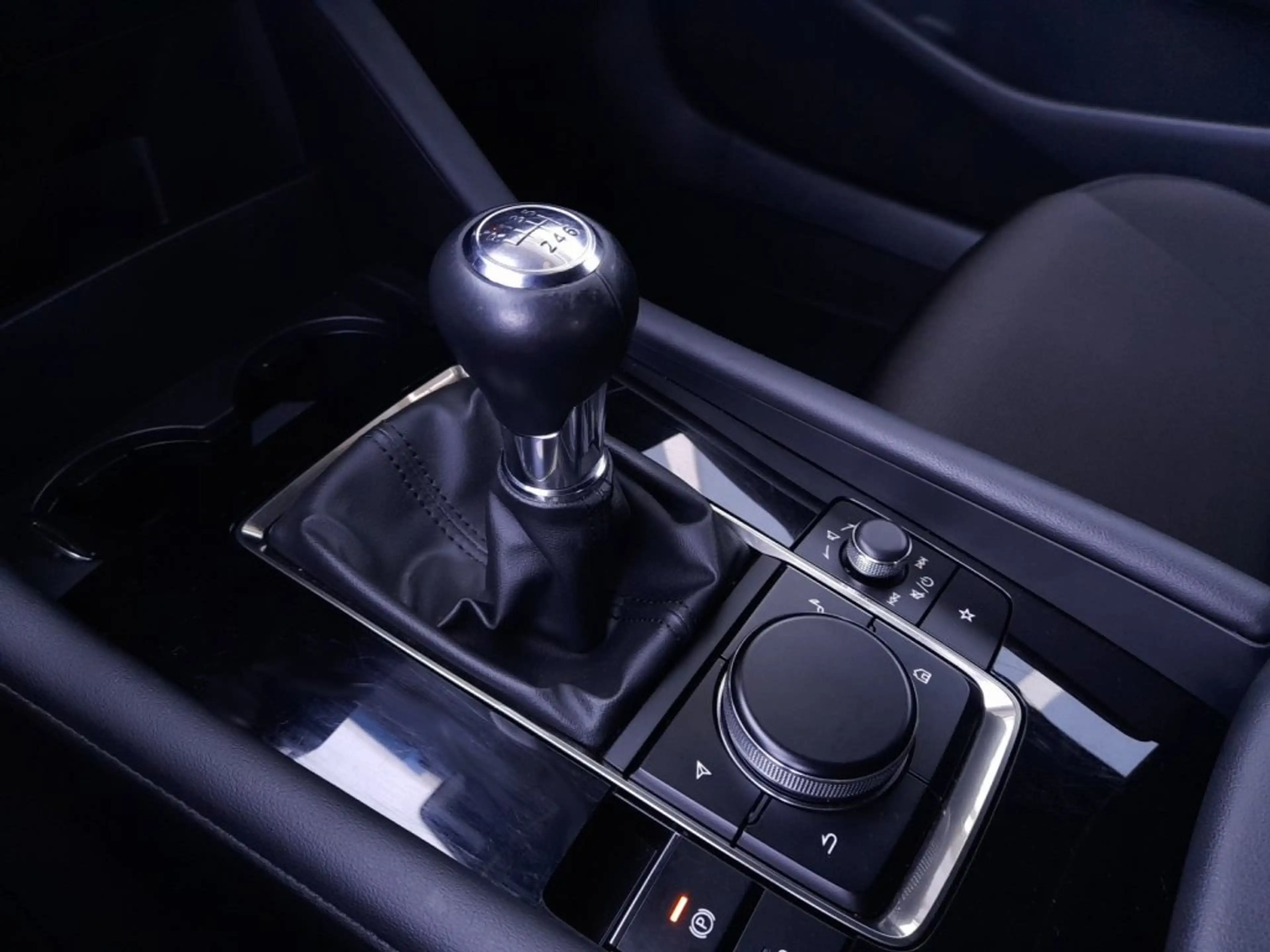 Mazda 3 SELECTION 150 e-Skyactive *VOLL LED / NAVI / 18 ZOLL / ACC / VZ-ERKENNUNG / 2-ZONEN-KLIMA* — photo 7