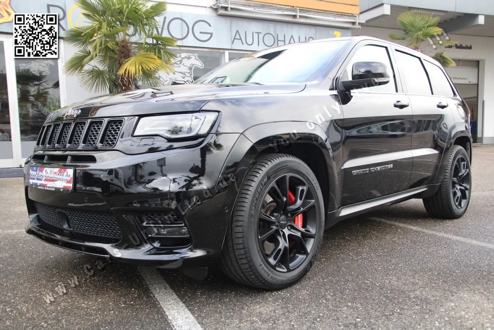 Jeep Grand Cherokee 6.4 V8 HEMI SRT Zwart - 2