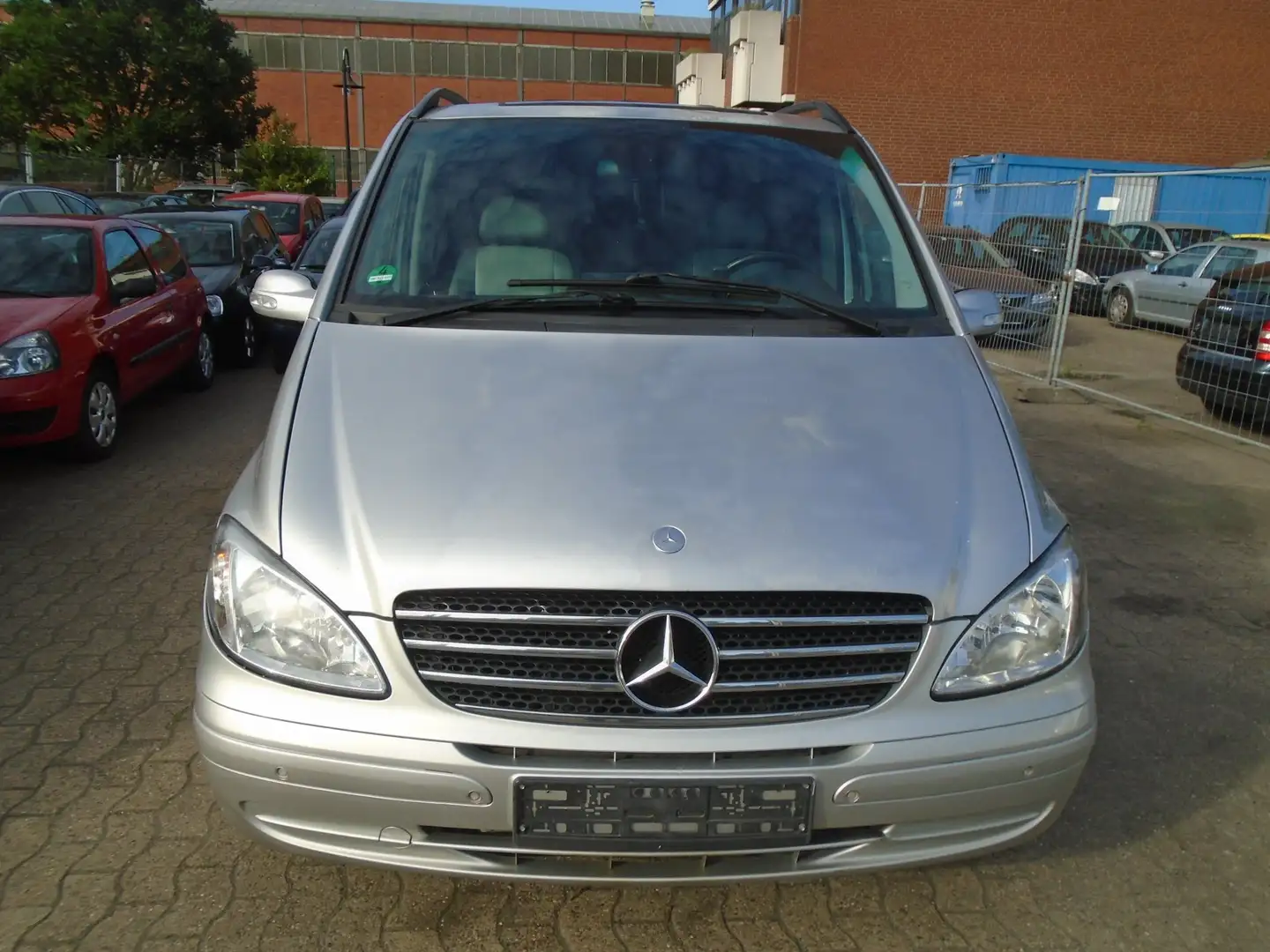 Mercedes-Benz Viano Mercedes Viano -2.2 Automatik Silber - 1